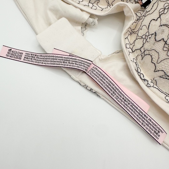 Victoria's Secret Body By Victoria White & Black Lace Lined Demi Bra - Picture 4 of 6